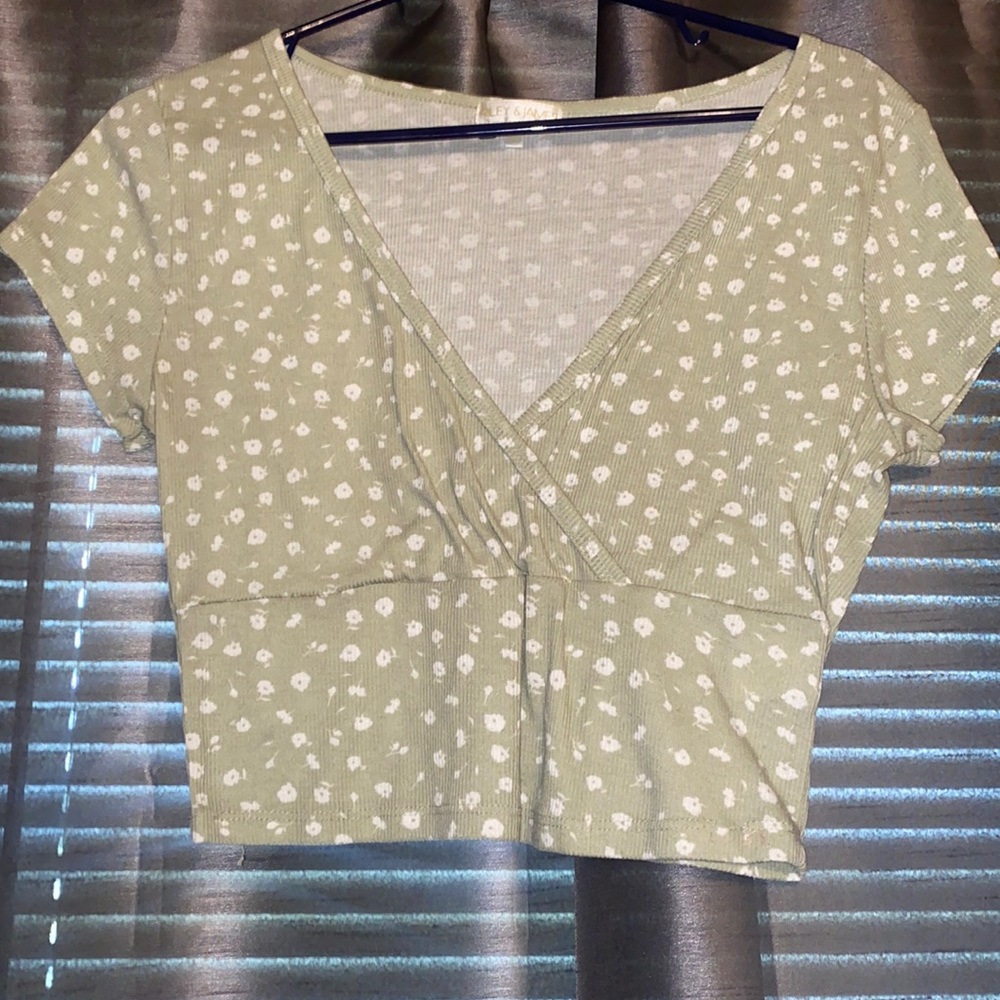 Deep v crop top